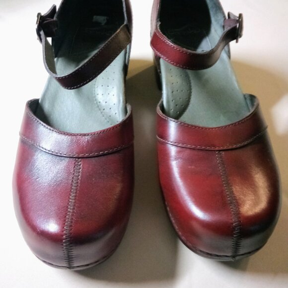 Dansko Cherry Red Mary Jane Style Leather Clogs Women’s EU Sz 41 US 9.5-10 - Picture 3 of 8